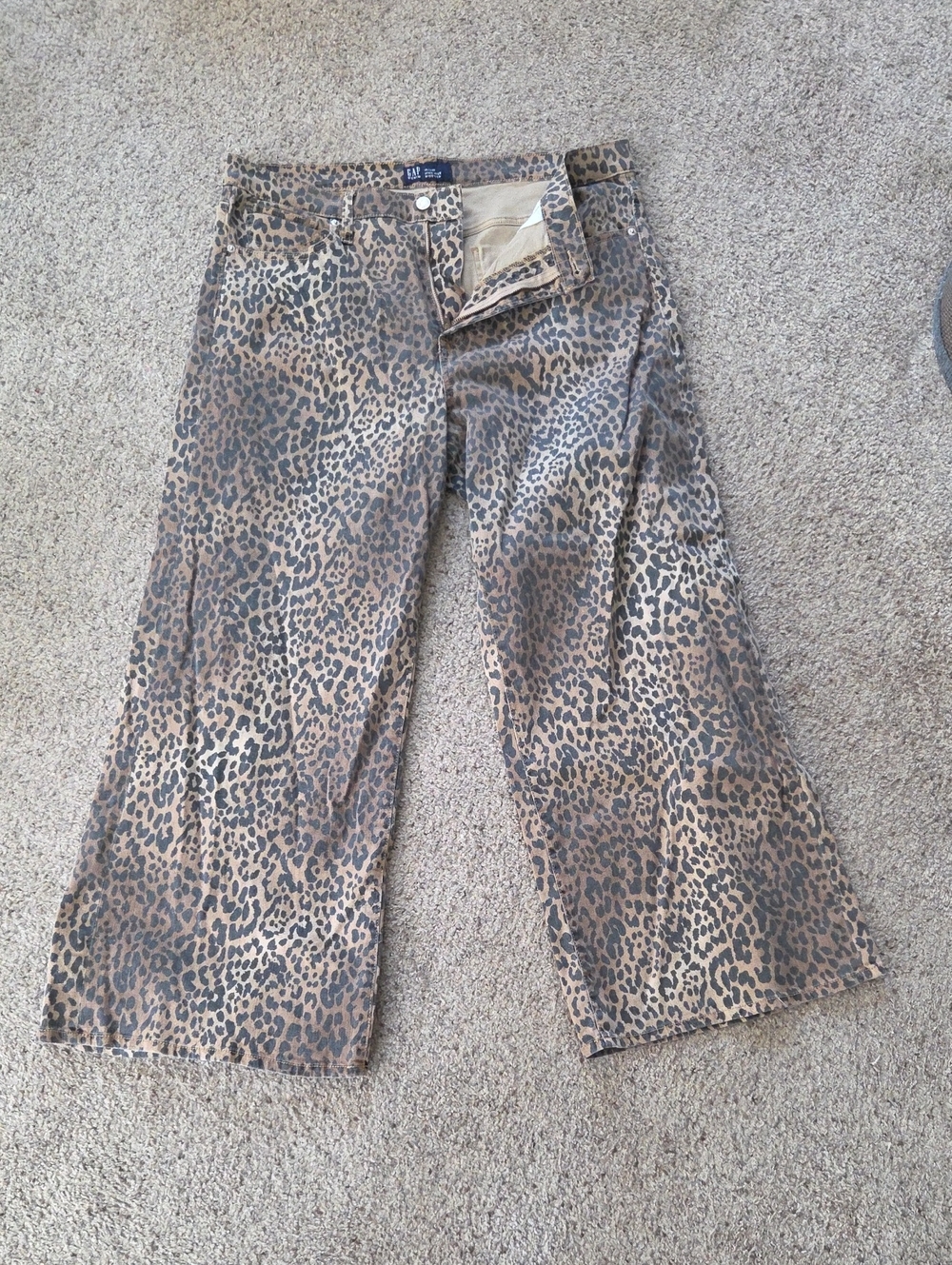 Cute Leopard Print Wide Leg Pants - Brown/Tan. GAP....like New